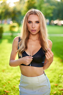 Lady from Ukraine yulia from kiev with Blonde hair age 31