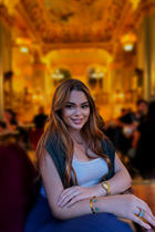 Jolie fille daniela de naples avec Chatain clairs cheveux, âge 23 photo-4