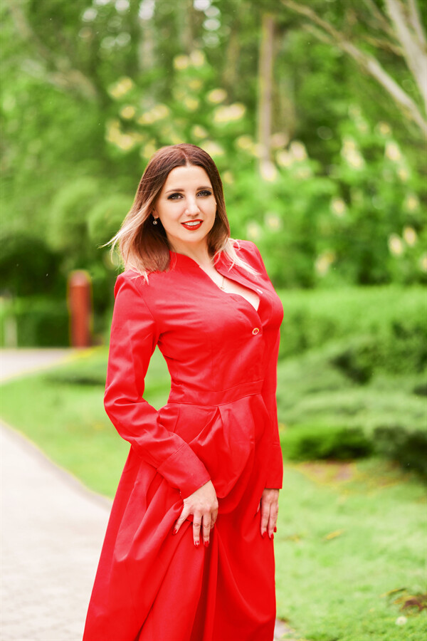 Charming Inna (33 y.o.) from Nikolaev with Dark Brown hair - ID 613142 ...