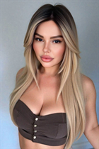 Bride from dubai alevtina with Blonde hair age 47 photo-6