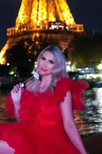 Hermosa esposa de Ucrania olga de kiev con pelo Rubio y edad 37