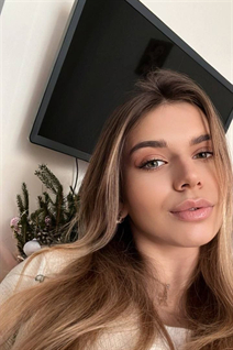 Date ukrainian diana from lviv with Light Brown hair age 21