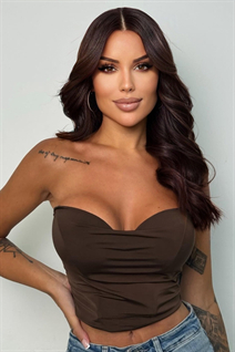 Chica de zagreb victoria con pelo Negro y edad 29
