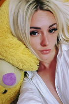 Ukrainian woman online vikky from kiev with Blonde hair age 36 photo-23