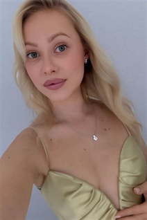 Girl in Ukraine julia from kharkov with Blonde hair age 29