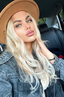 new york bride alina with Blonde hair age 36