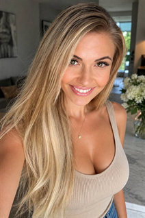 Czech bride anna from prague with Blonde hair 34 years old