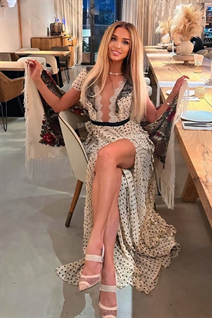 Girl from dubai yulia with Blonde hair age 38