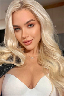 Ukrainian mail order bride yuliya from kiev with Blonde hair age 26