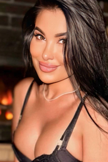 Single Ukrainian bride olexandra from vinnytsia with Black hair age 29