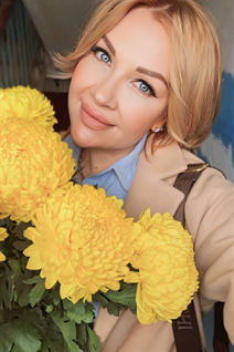 Mariée ukrainienne tetiana de bucha avec Blond cheveux, âge 49