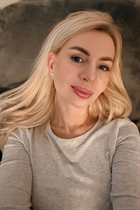 london mariée tatiana avec Blond cheveux, âge 50 photo-24