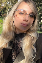 Ukrainian lady alina from poltava with Blonde hair age 30 photo-10