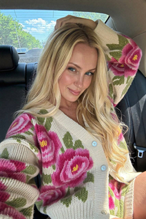 Saliendo con una mujer alemana julia de bad sassendorf con pelo Rubio y 44 años