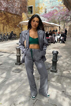 Fille vénézuélienne paola de caracas avec Noirs cheveux 22 ans photo-2