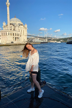 Bride from bangkok alina with Light Brown hair age 28 photo-4