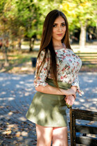 Stunning Ukrainian woman inna from nikolaev with Dark Brown hair age 28 photo-3