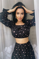 Ukrainian woman iuliia from kiev with Black hair age 44 photo-36