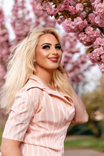 Pretty Ukrainian girl galina from cherkasy with Blonde hair age 43