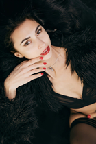 Femme tchèque olga de prague avec Noirs cheveux 40 ans photo-12