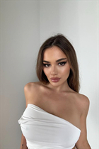 Girl from new york sofia with Light Brown hair age 23 photo-8