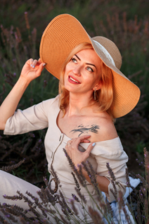 Belle femme ukrainienne natalia de khmelnitsky avec Blond cheveux, âge 45