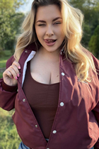 Date ukrainienne alena de kharkiv avec Chatain clairs cheveux, âge 29 photo-23