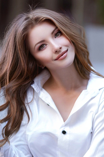 Stunning Ukrainian bride ilona from dnepr with Dark Brown hair age 32