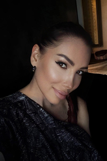 Dama ucraniana soltera ekaterina de stroudsburg con pelo Negro y edad 42