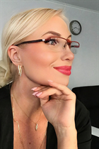 Mariée de kusadasi nataliia avec Blanc gris cheveux, âge 55 photo-16