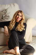 Wife from Ukraine daria from kiev with Blonde hair age 31 photo-2