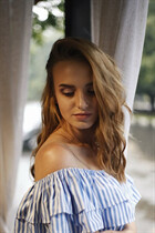 Novia de Ucrania elizaveta de konstantinovka con pelo Marrón claro y edad 26 photo-3