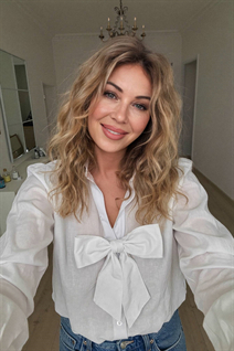 Stunning Ukrainian woman olga from odesa with Blonde hair age 50