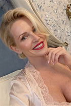 Ukrainian woman natalia from kyiv with Blonde hair age 54 photo-3