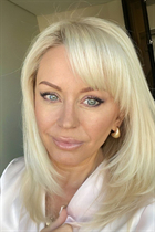 Femme parfaite elena de vienna avec Blond cheveux, âge 51 photo-1