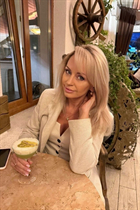 Femme parfaite elena de vienna avec Blond cheveux, âge 51 photo-18