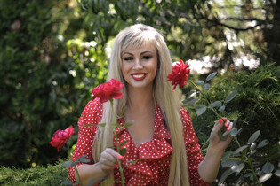 Single Ukrainian lady elena from kharkov with Blonde hair age 49 photo-12