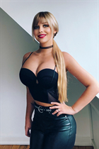 Belle femme allemande olga de berlin avec Chatain clairs cheveux 31 ans photo-3