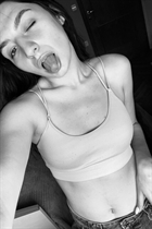 Dating ukrainian woman anhelina from chernomorsk with Dark Brown hair age 24 photo-8