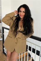 Belle femme ukrainienne célibataire olena de kiev avec Noirs cheveux, âge 45