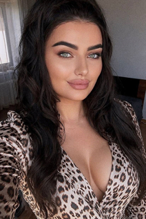 Ukrainian single woman veronika from dnipro with Dark Brown hair age 24
