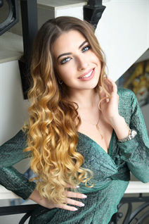 Stunning Ukrainian girl karina from kharkov with Light Brown hair age 28