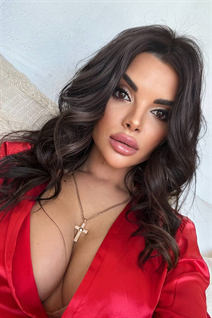 Fille ukrainienne pour le mariage alina de chernigov avec Brunette cheveux, âge 30