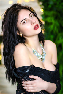 Stunning Ukrainian girl anastasiya from nikolaev with Black hair age 26