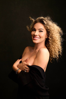 Fille de new york dina aux cheveux Blond, age 35