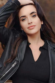 Chica de los angeles kateryna con pelo Marrón oscuro y edad 33 photo-47