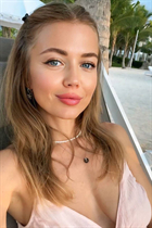 Rencontre une fille ukrainienne vira de kharkiv avec Chatain clairs cheveux, âge 42