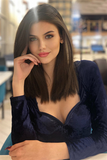 German pretty woman margarita from hamburg with Dark Brown hair 20 years old