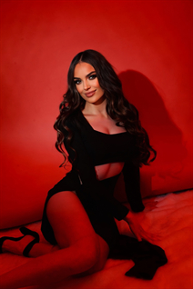 Date ukrainian girl olga from kharkov with Light Brown hair age 35