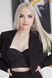 Ukrainian lady victoria from kiev with Blonde hair age 29